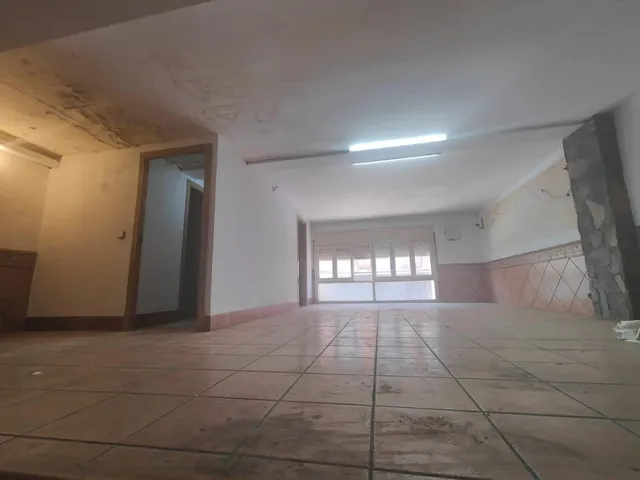LOCAL COMERCIAL EN VENDA AMB PROJECTE DE CANVI D'ÚS A HABITATGE / CENTRE DE VILANOVA DEL CAMÍ — 36
