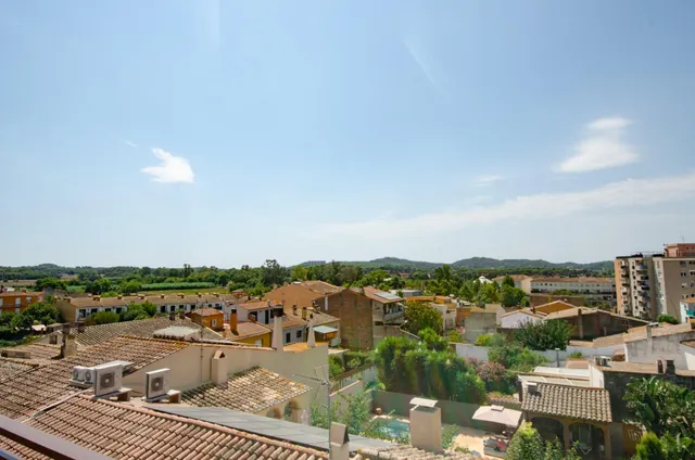 PALAFRUGELL: ÁTICO EN PALAFRUGELL CON TERRAZA COMPLETAMENTE RENOVADO. ZONA LIDL. — 13