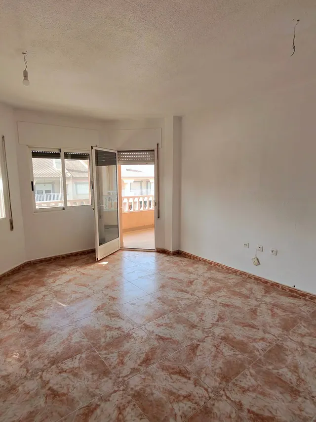 Piso de 3 dormitorios con garaje, terraza y ascensor en San Javier — 13