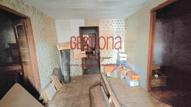 CASA PARA REFORMAR EN EL CENTRO DE RAMALES DE LA VICTORIA. — 32