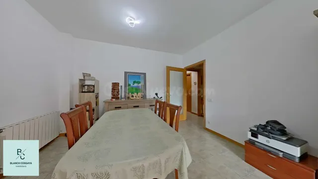 Seminuevo con terraza, piscina, parking y trastero — 5