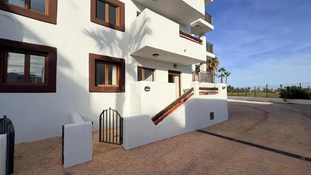Apartamentos con grandes vistas al campo de golf y a la zona - foto 2