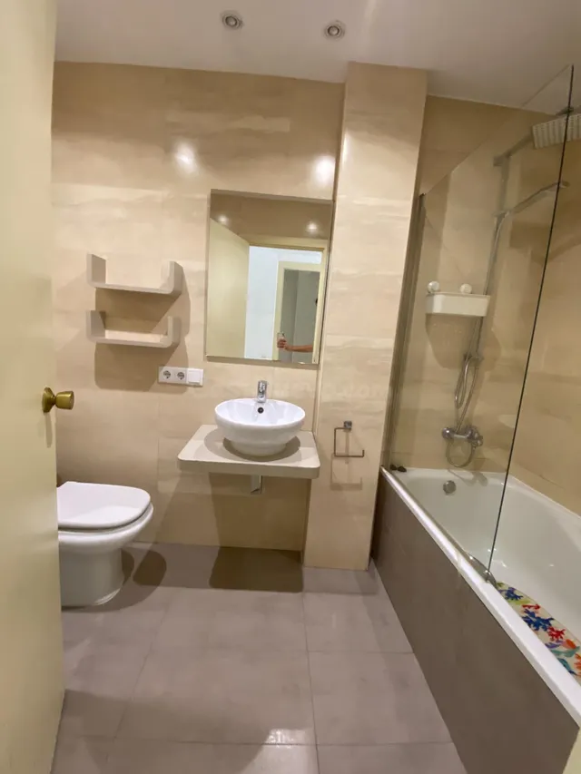 Alquiler de Piso con plaza de garaje y trastero, en Plaza Colón — 5