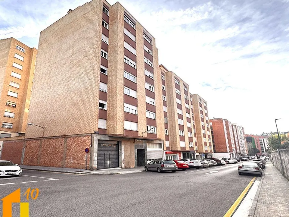 Amplia y luminosa vivienda en calle Jerez