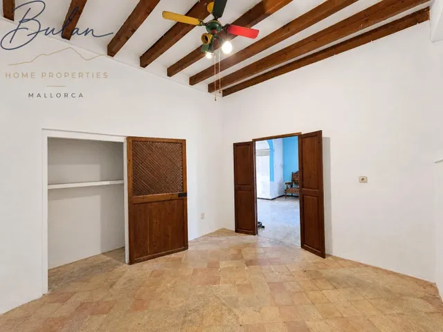 Casa señorial a reformar con bodegas, gran patio y garaje en Consell — 7