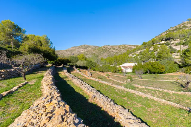 Finca Valleverde. Encantadora villa de una sola planta en venta en Llíber con una gran parcela. — 27