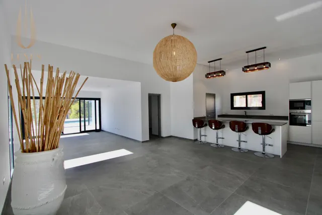 Villa en una sola planta con privacidad y bonitas vistas — 14