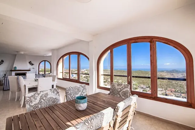 VILLA AUTÉNTICA ESPAÑOLA CON IMPRESIONANTE VISTA PANORÁMICA AL MAR — 8