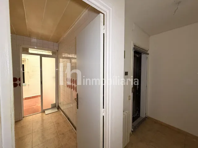 Calle ROMANÍ, amplio y luminoso — 13