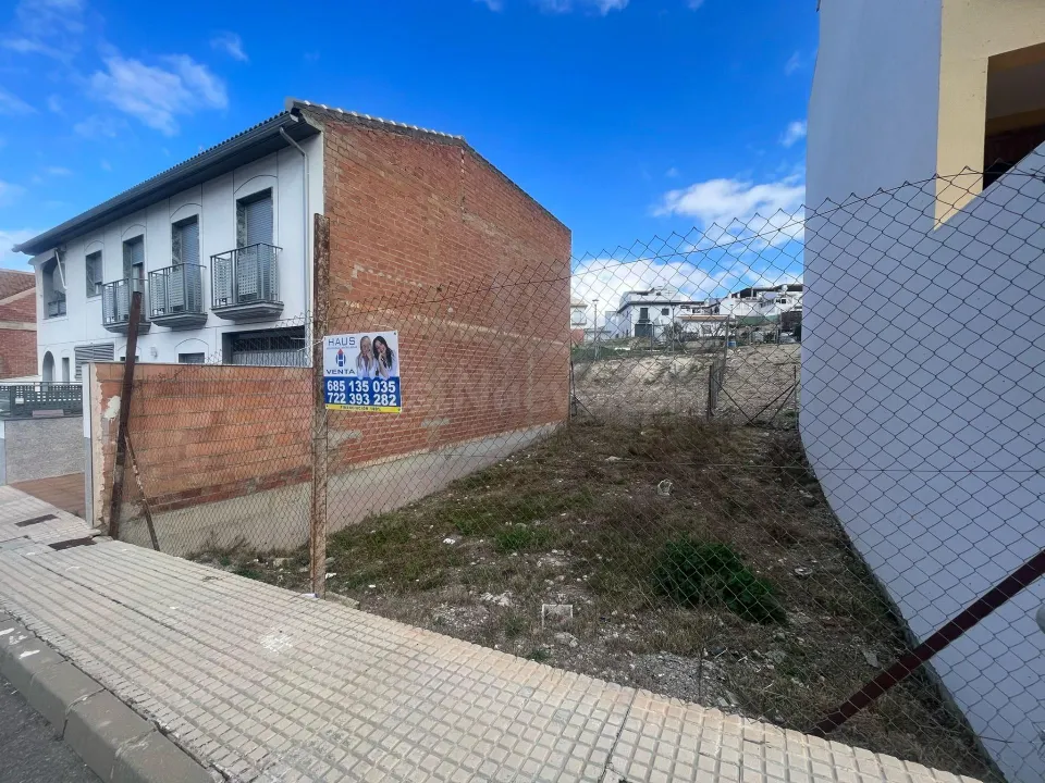 Venta Solar en zona Polideportivo
