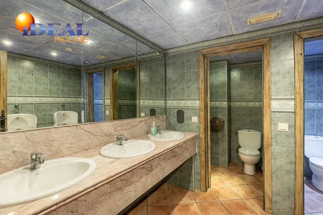 EN VENTA HOTEL Y RESTAURANTE LOS PINILLOS — 23