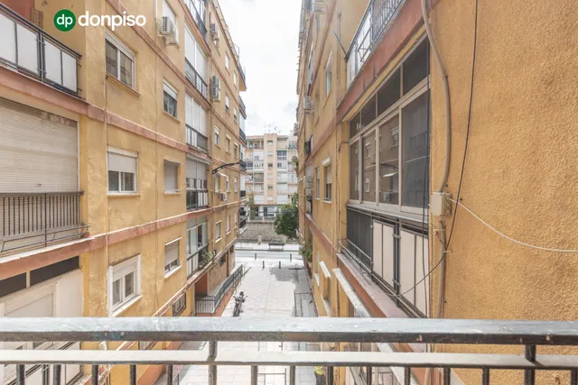 Piso amplio de tres dormitorios en ribera del genil-camino de ronda — 9