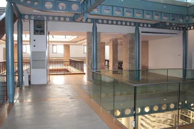 Local comercial en Alquiler en Sevilla Sevilla — 5