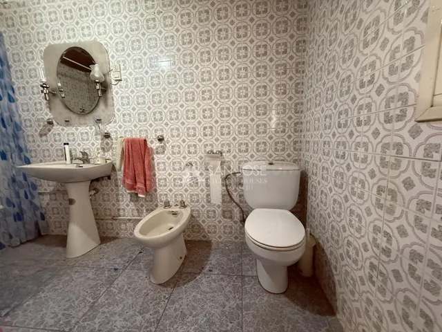 Amplia Casa en Monforte del Cid con Garaje doble y Terraza — 5