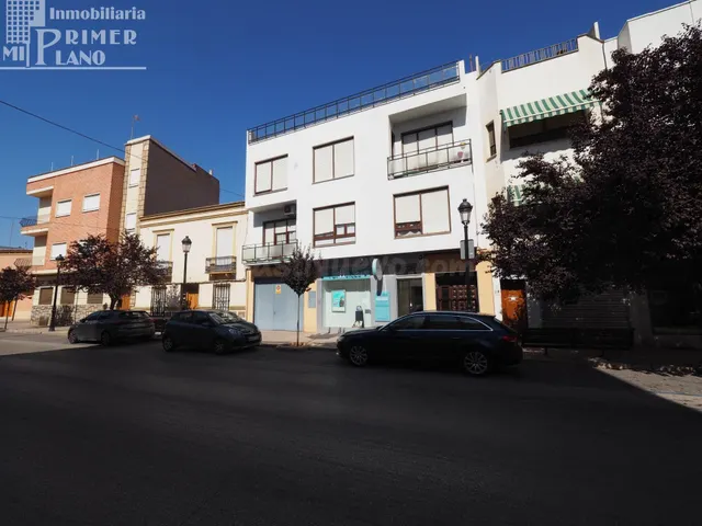 *Se vende edificio en calle Don víctor con 2 viviendas y gar
