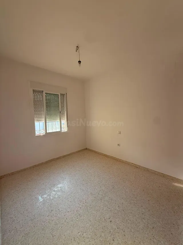 ¡VIVIENDA ADOSADA EN CANTILLANA CON TODO LO QUE NECESITAS! - foto 2