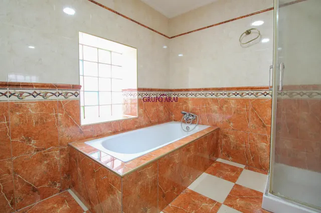 Se vende vivienda única en Villafranqueza, Alicante — 46