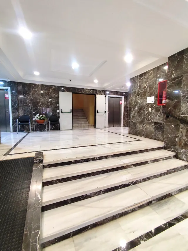 OPORTUNIDAD ÚNICA: Oficina de 65m2 con GARAGE en el Corazón  - foto 4