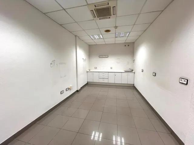 Local en venta en Calle de l'Alguer — 16