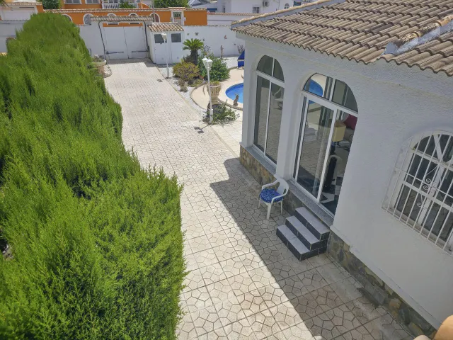 Villa 3 habitaciones 230m² en venta - Centro — 43