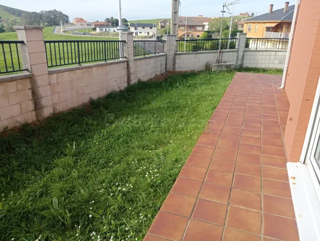Chalet adosado en Cudon - foto 4