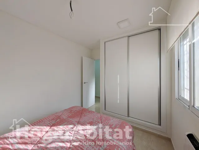 REFORMADO CON TERRAZA, PISCINA Y GARAJE CERCA DE LA PLAYA — 27