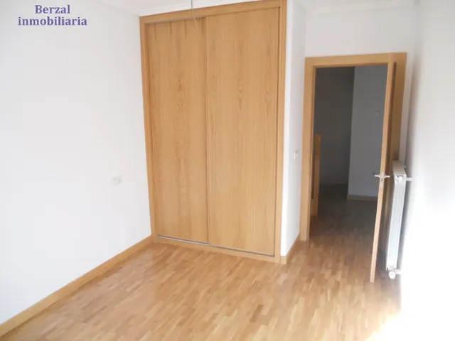 Chalet en venta en Navarrete. Muy amplio. A estrenar. — 11