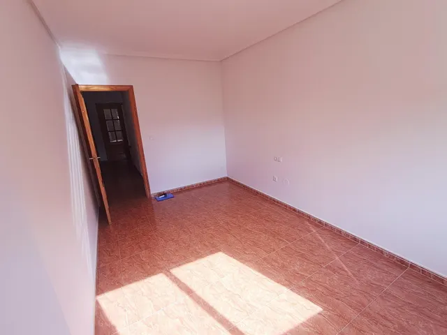 Vivienda de 3 dormitorios, 2 baños y 105 m2 en Patiño — 25