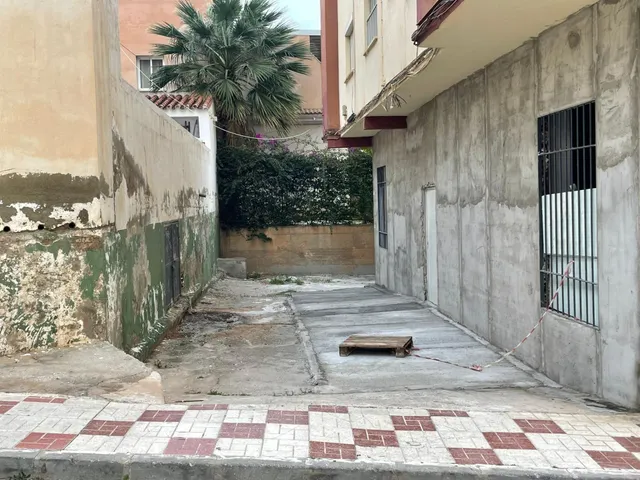 ¡Oportunidad Inversores! Terreno Urbano Residencial de 394 m2 en Carlos Haya, Málaga — 9