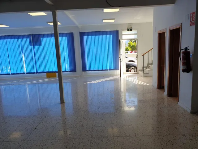 NAVE EN VENTA — 16