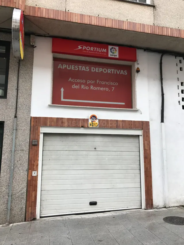 Local en el centro de Boiro - foto 4