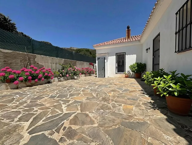 Más de 2.300 m2 de parcela para disfrutar del auténtico esti - foto 5