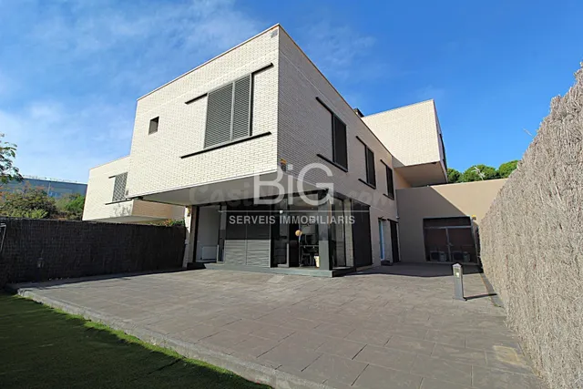 Espectacular Casa en Urb.Vallveric, Mataró - Tu Paraíso Espe
