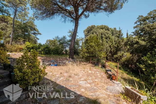 Casa con gran jardín en la naturaleza — 29