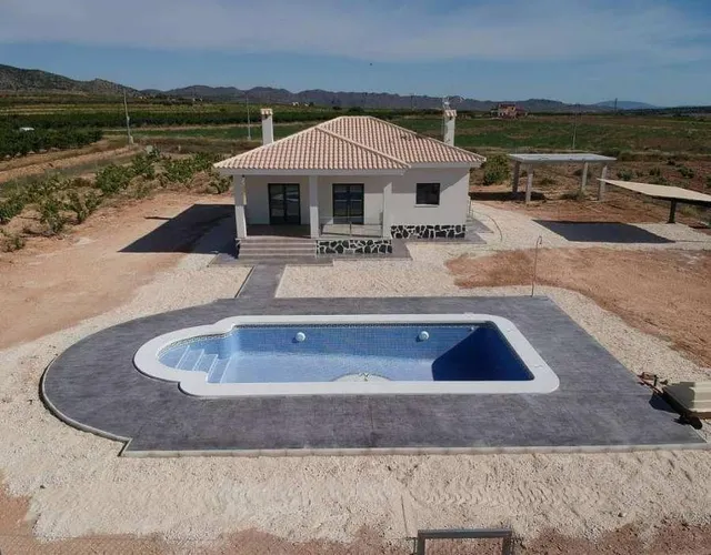 VILLAS DE OBRA NUEVA EN PINOSO — 2