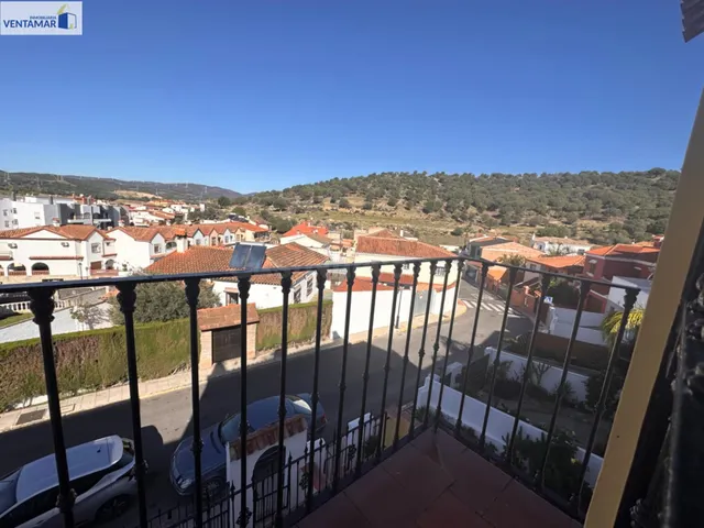 GRAN CASA MULTIGENERACIONAL DE 358 M2, A 7 KM DE LA PLAYA — 