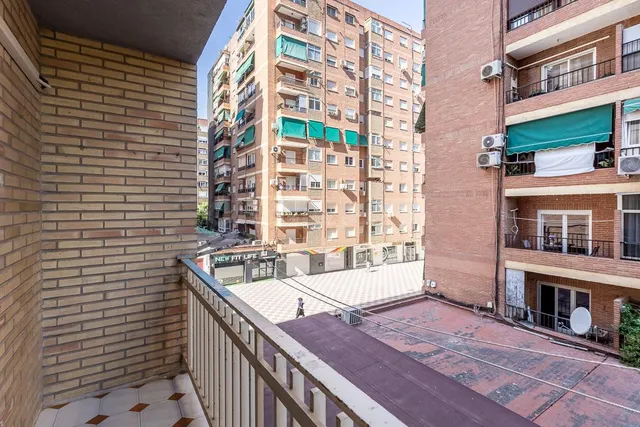 Piso de 3 dormitorios con terraza en plena zona Fontiveros — 3