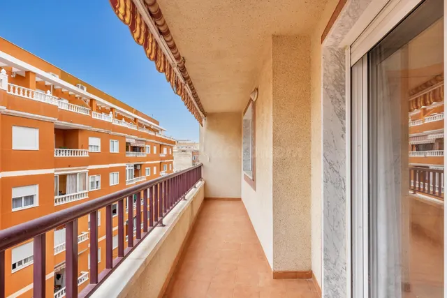 Piso céntrico y muy luminoso con garaje y un comodísimo tras - foto 5
