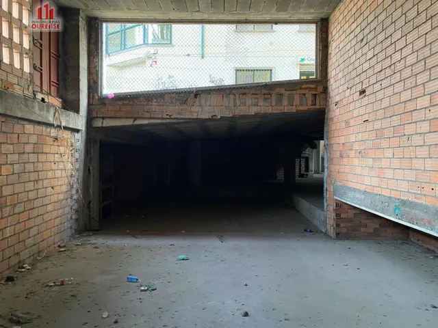 SE ALQUILA LOCAL COMERCIAL EN LA ZONA DE O COUTO — 10