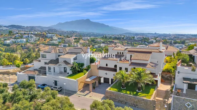 Chalet 5 habitaciones 761m² en venta - Costa del Sol - foto 2