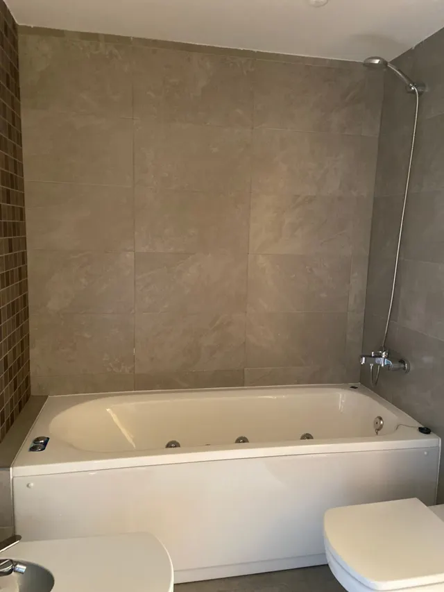 SE VENDE APARTAMENTO EN EL CENTRO DE VALENCIA DE DON JUAN, EXTERIOR, 74 M2,  2 HAB, 2 BAÑOS. — 7