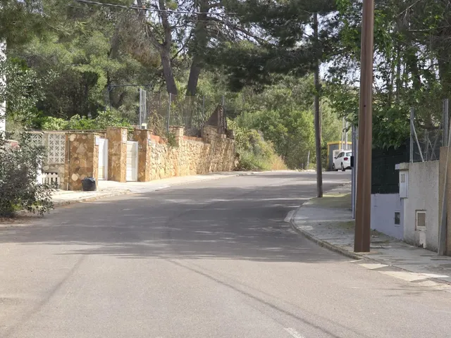 Deja de imaginar y construye la vivienda de tus sueños con vistas panorámicas y proyecto viable" — 12