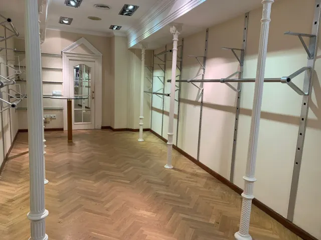 LOCAL COMERCIAL EN PLENO CENTRO DE NUESTRA CIUDAD — 2