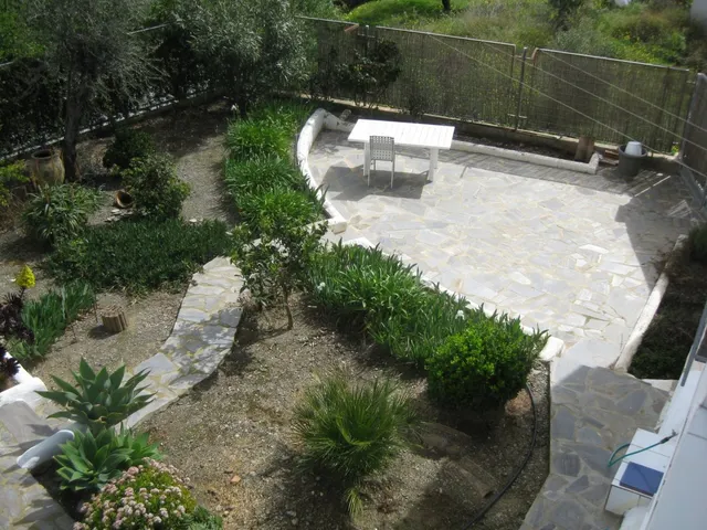 MAGNIFICA CASA CON JARDIN — 5