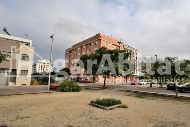 TERRENO URBANO junto Av. Espioca — 16