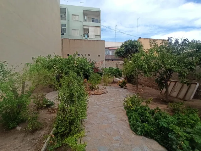 GRAN PLANTA BAJA EN VENTA CENTRO CIUDAD!!! — 4