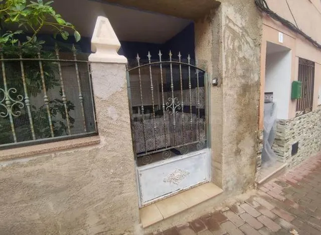 SE VENDE casa adosada OKUPA en C Olivo 8 de Bullas - foto 2