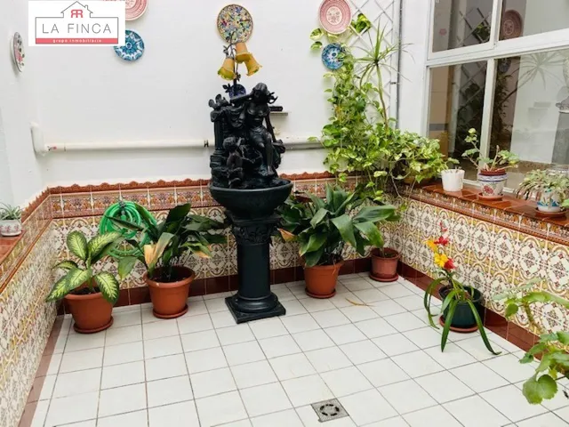 Gran Casa Independiente con piscina y zonas ajardinadas. — 50