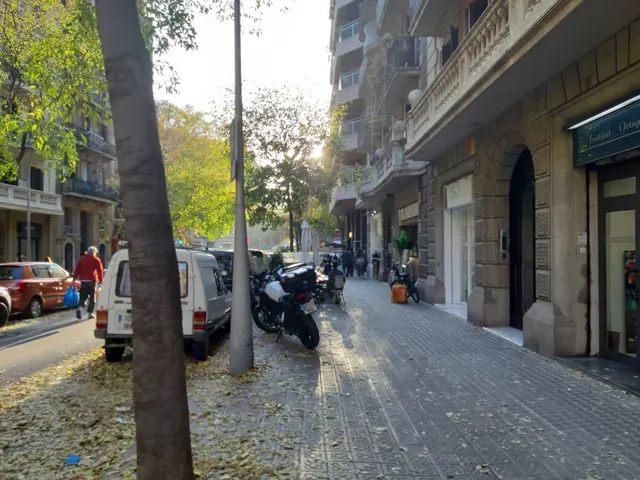 Apartamento con balcón junto a Passeig Sant Joan – Eixample — 16