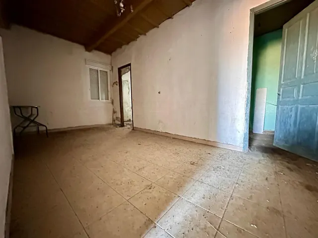 Casa de piedra a reformar. CALVOS (Taboadela) a 3km. Polígono. — 8